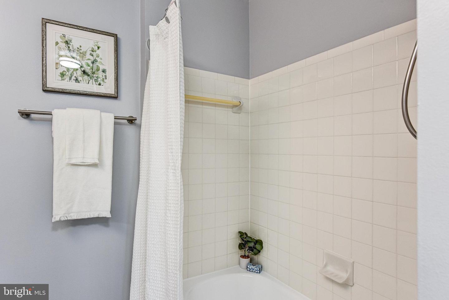 26139 LANDS END DR, CHANTILLY, Virginia 20152, 3 Bedrooms Bedrooms, 6 Rooms Rooms,2 BathroomsBathrooms,Residential,For sale,26139 LANDS END DR,VALO2104928 MLS # VALO2104928