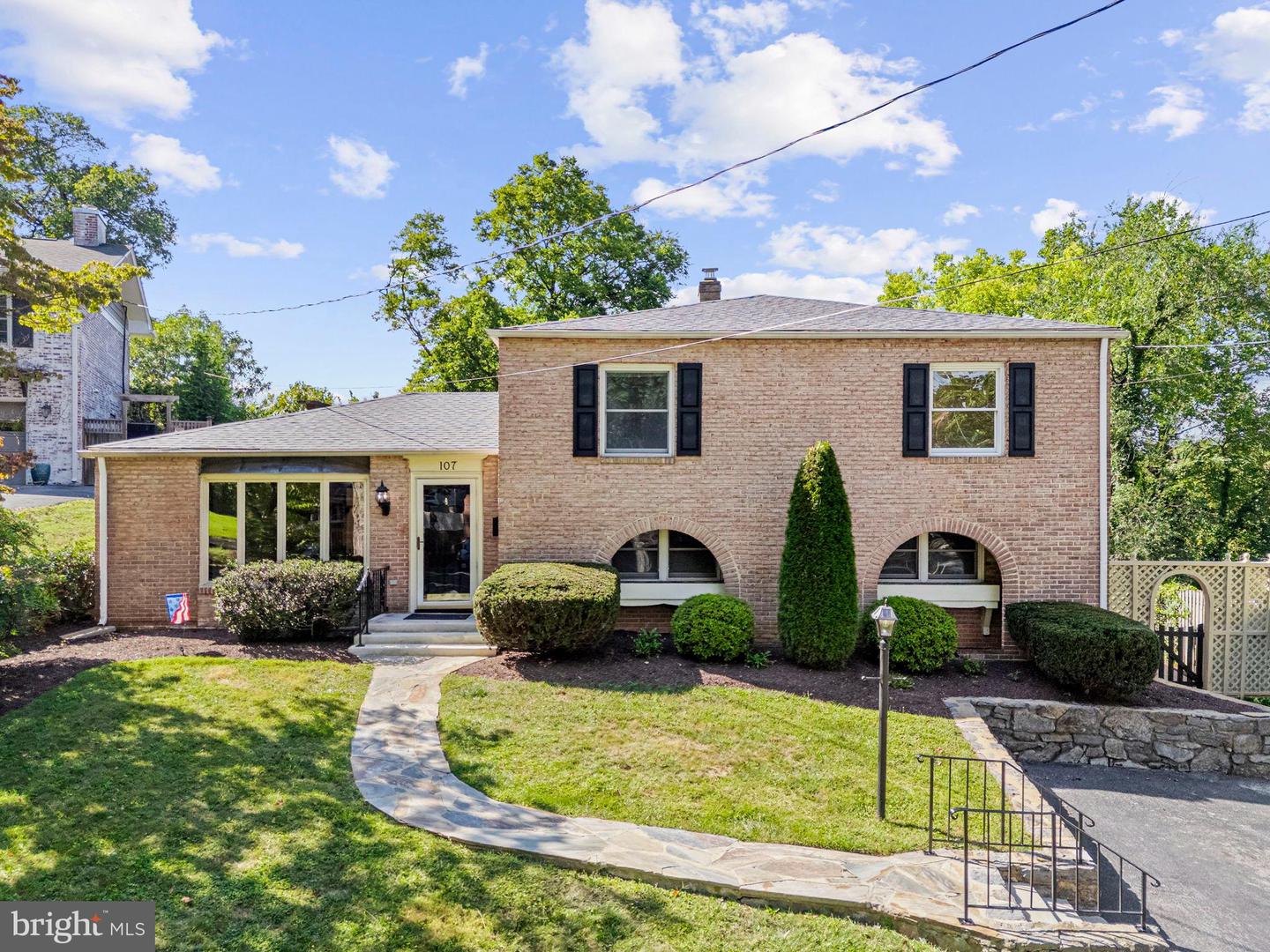 107 ROSZEL RD, WINCHESTER, Virginia 22601, 4 Bedrooms Bedrooms, 7 Rooms Rooms,2 BathroomsBathrooms,Residential,For sale,107 ROSZEL RD,VAWI2008966 MLS # VAWI2008966