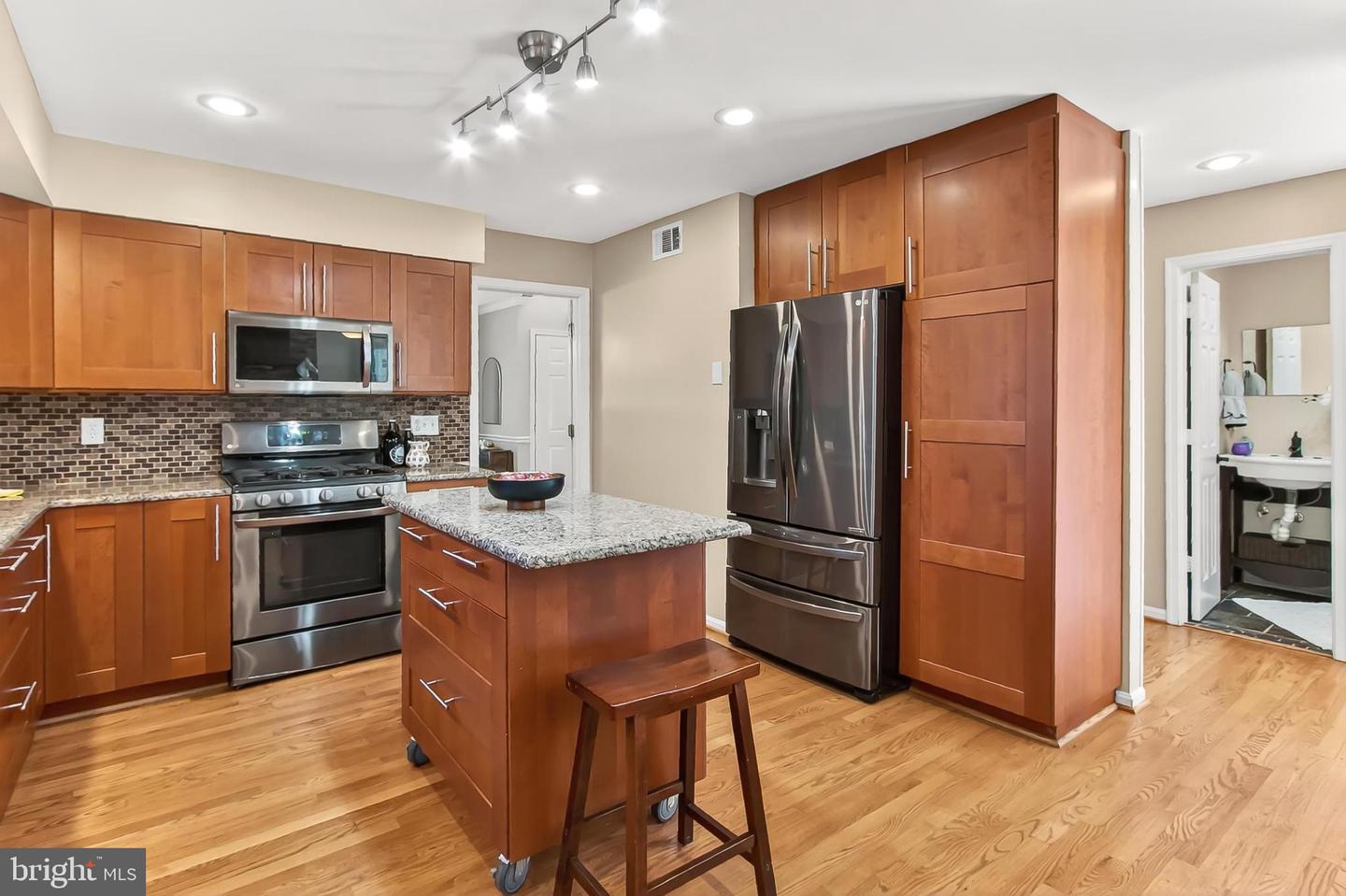 8619 LAUREN DR, SPRINGFIELD, Virginia 22153, 3 Bedrooms Bedrooms, 12 Rooms Rooms,3 BathroomsBathrooms,Residential,For sale,8619 LAUREN DR,VAFX2264174 MLS # VAFX2264174