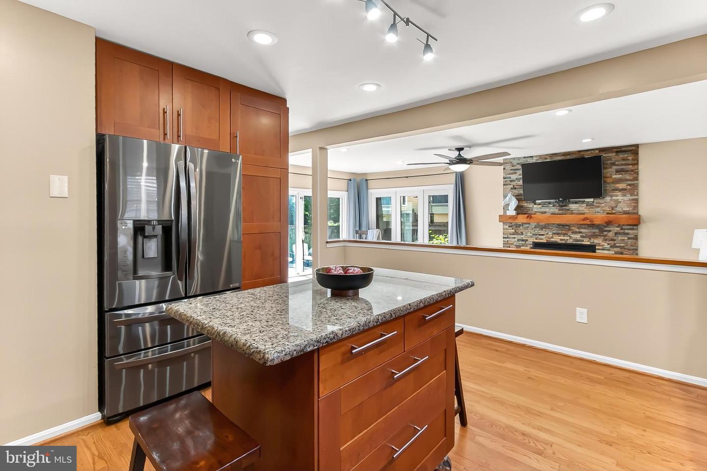 8619 LAUREN DR, SPRINGFIELD, Virginia 22153, 3 Bedrooms Bedrooms, 12 Rooms Rooms,3 BathroomsBathrooms,Residential,For sale,8619 LAUREN DR,VAFX2264174 MLS # VAFX2264174