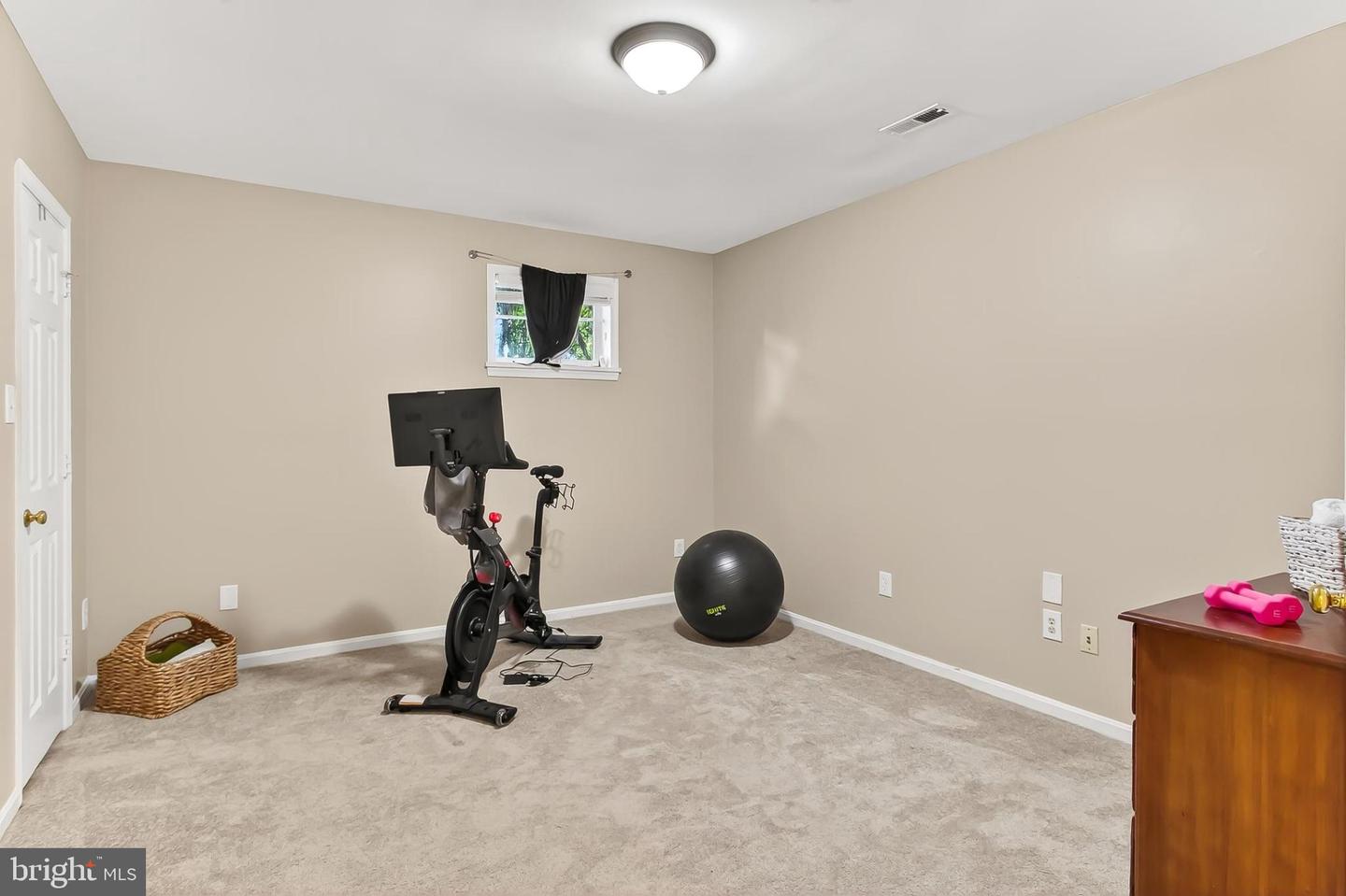 8619 LAUREN DR, SPRINGFIELD, Virginia 22153, 3 Bedrooms Bedrooms, 12 Rooms Rooms,3 BathroomsBathrooms,Residential,For sale,8619 LAUREN DR,VAFX2264174 MLS # VAFX2264174