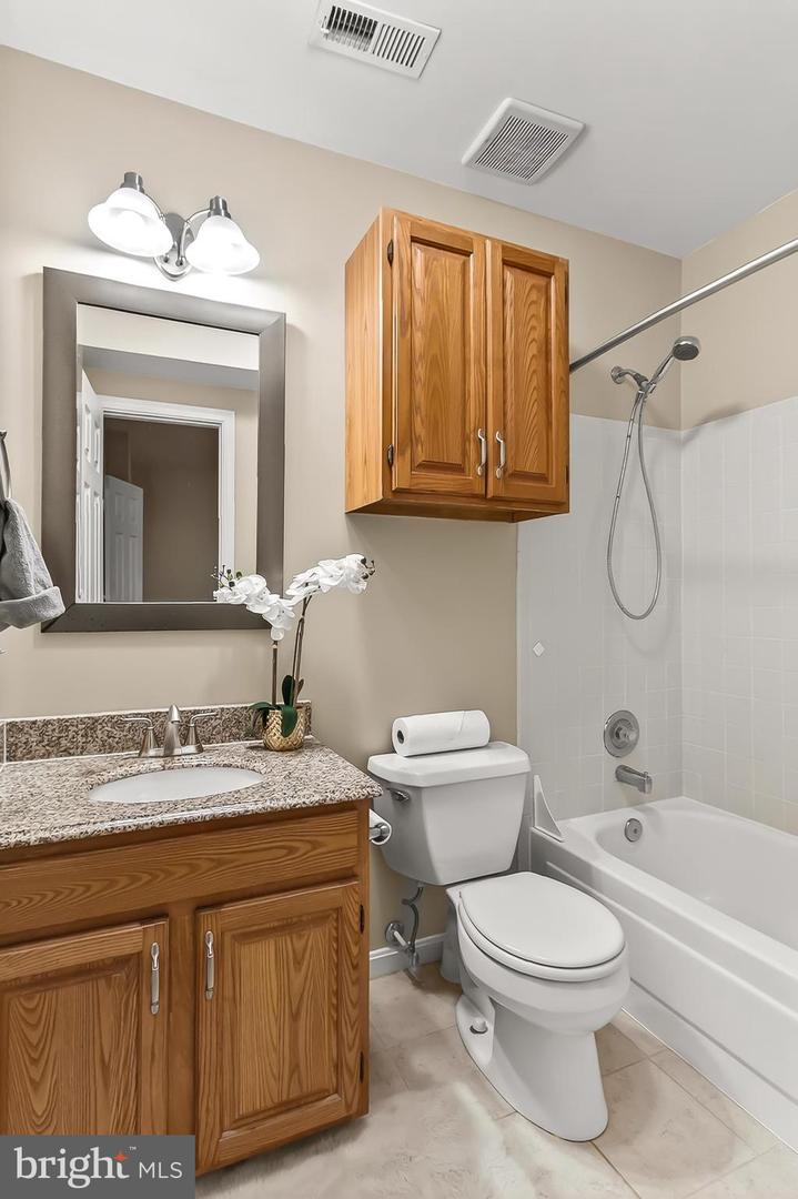 8619 LAUREN DR, SPRINGFIELD, Virginia 22153, 3 Bedrooms Bedrooms, 12 Rooms Rooms,3 BathroomsBathrooms,Residential,For sale,8619 LAUREN DR,VAFX2264174 MLS # VAFX2264174