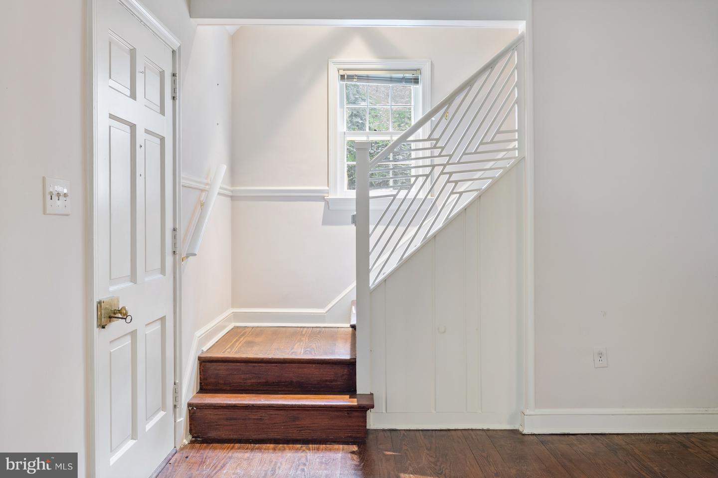 824 ARCTURUS ON THE POTOMAC, ALEXANDRIA, Virginia 22308, 2 Bedrooms Bedrooms, 14 Rooms Rooms,3 BathroomsBathrooms,Residential,For sale,824 ARCTURUS ON THE POTOMAC,VAFX2266282 MLS # VAFX2266282