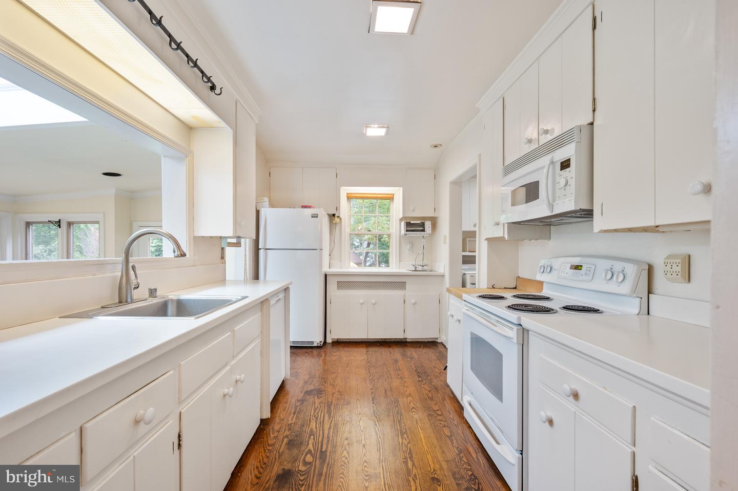 824 ARCTURUS ON THE POTOMAC, ALEXANDRIA, Virginia 22308, 2 Bedrooms Bedrooms, 14 Rooms Rooms,3 BathroomsBathrooms,Residential,For sale,824 ARCTURUS ON THE POTOMAC,VAFX2266282 MLS # VAFX2266282