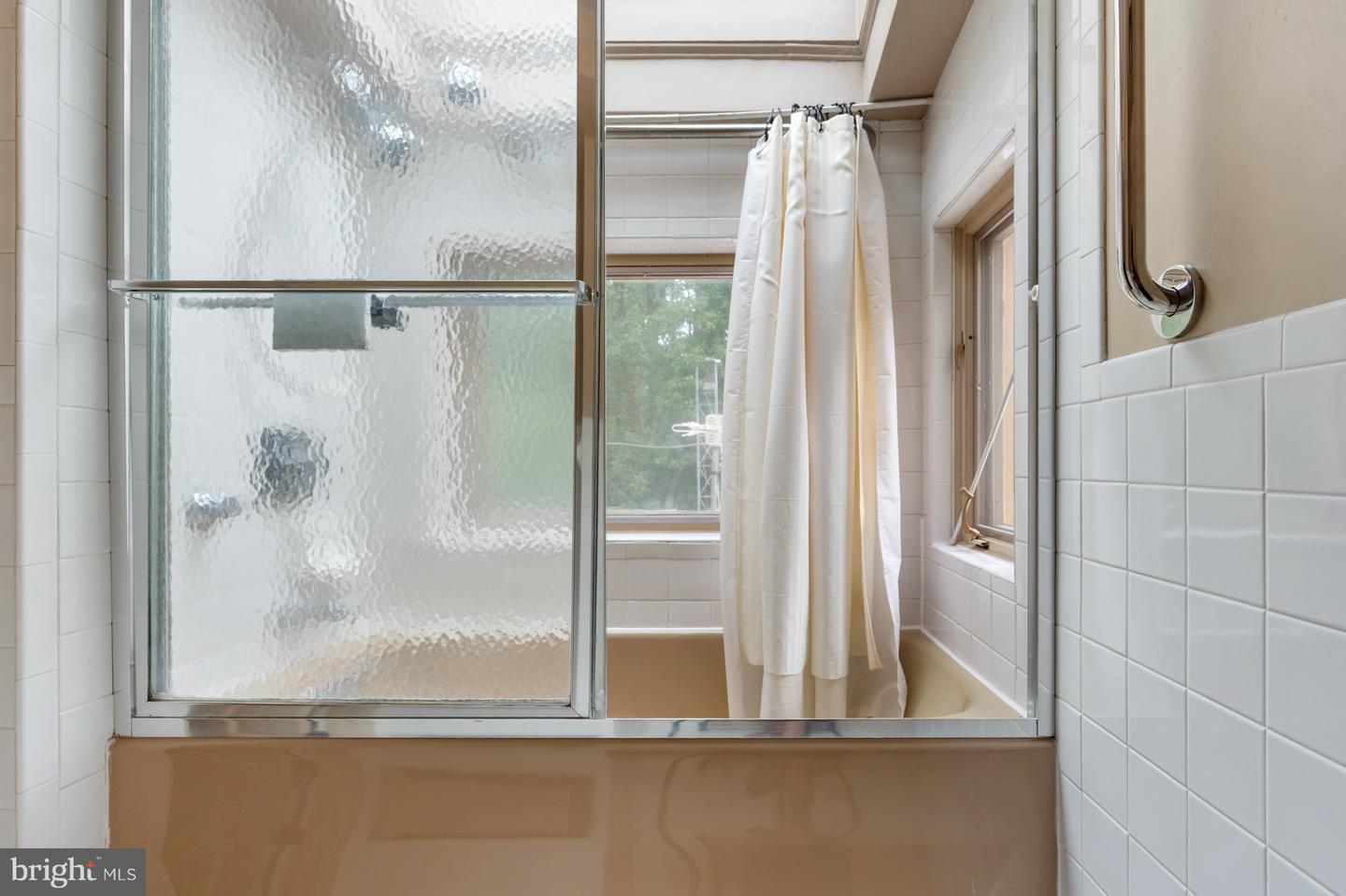 824 ARCTURUS ON THE POTOMAC, ALEXANDRIA, Virginia 22308, 2 Bedrooms Bedrooms, 14 Rooms Rooms,3 BathroomsBathrooms,Residential,For sale,824 ARCTURUS ON THE POTOMAC,VAFX2266282 MLS # VAFX2266282