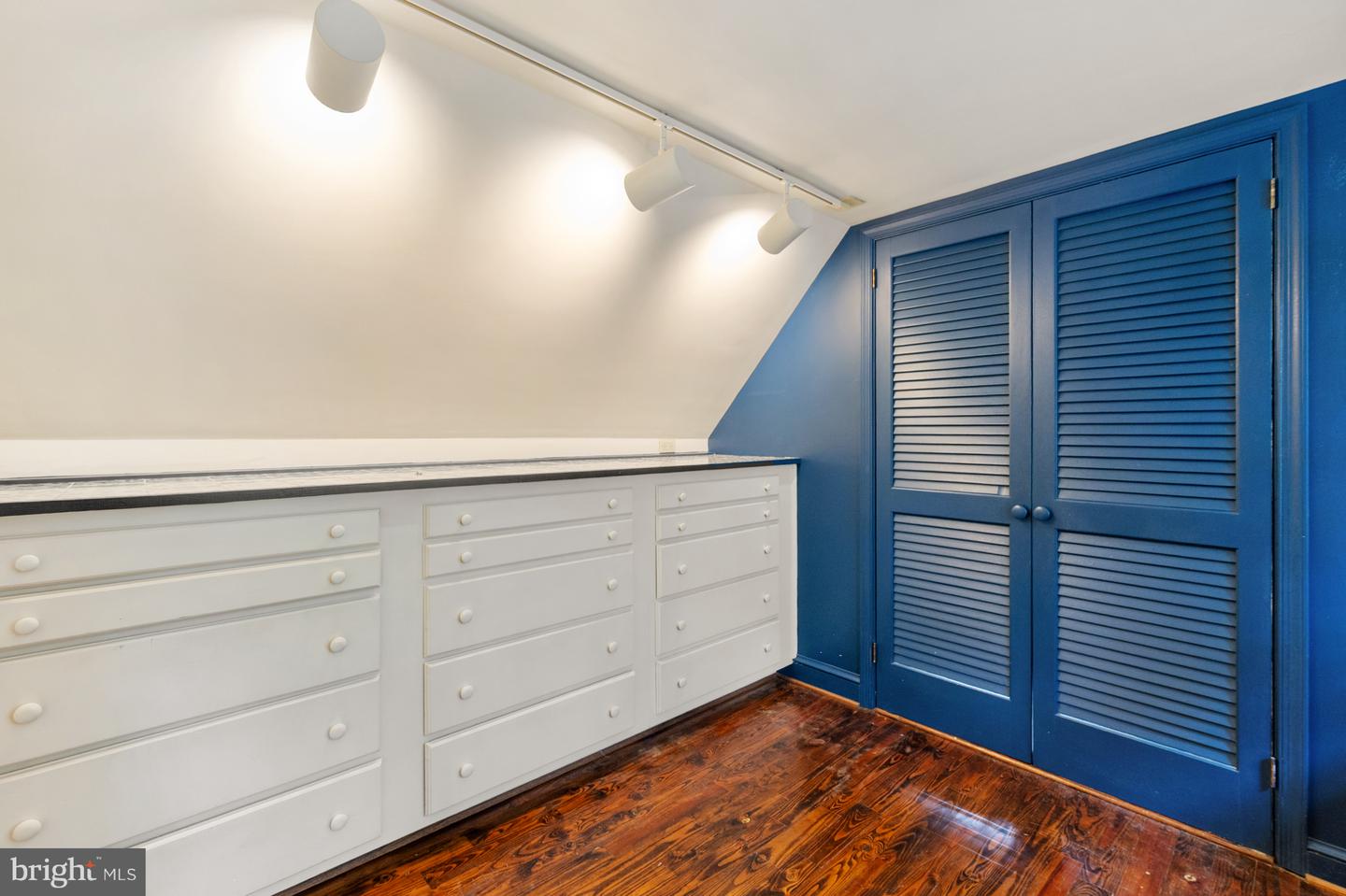 824 ARCTURUS ON THE POTOMAC, ALEXANDRIA, Virginia 22308, 2 Bedrooms Bedrooms, 14 Rooms Rooms,3 BathroomsBathrooms,Residential,For sale,824 ARCTURUS ON THE POTOMAC,VAFX2266282 MLS # VAFX2266282