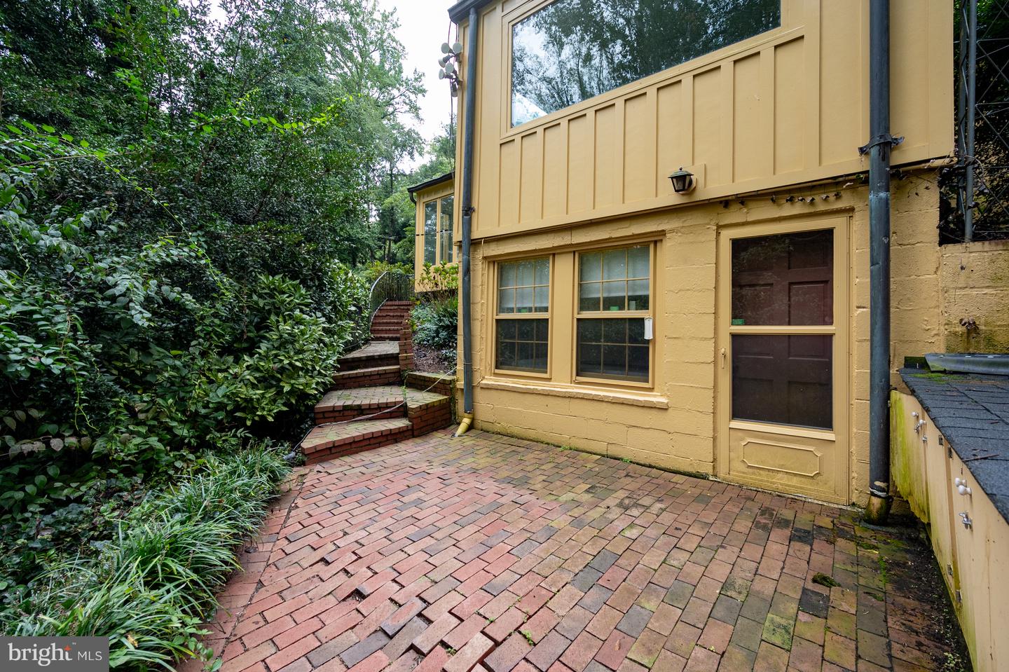 824 ARCTURUS ON THE POTOMAC, ALEXANDRIA, Virginia 22308, 2 Bedrooms Bedrooms, 14 Rooms Rooms,3 BathroomsBathrooms,Residential,For sale,824 ARCTURUS ON THE POTOMAC,VAFX2266282 MLS # VAFX2266282