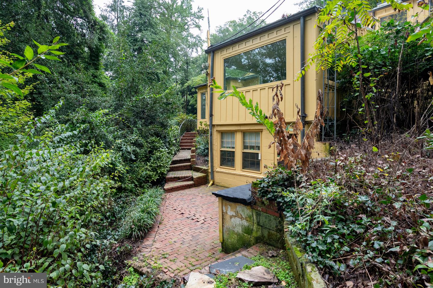 824 ARCTURUS ON THE POTOMAC, ALEXANDRIA, Virginia 22308, 2 Bedrooms Bedrooms, 14 Rooms Rooms,3 BathroomsBathrooms,Residential,For sale,824 ARCTURUS ON THE POTOMAC,VAFX2266282 MLS # VAFX2266282