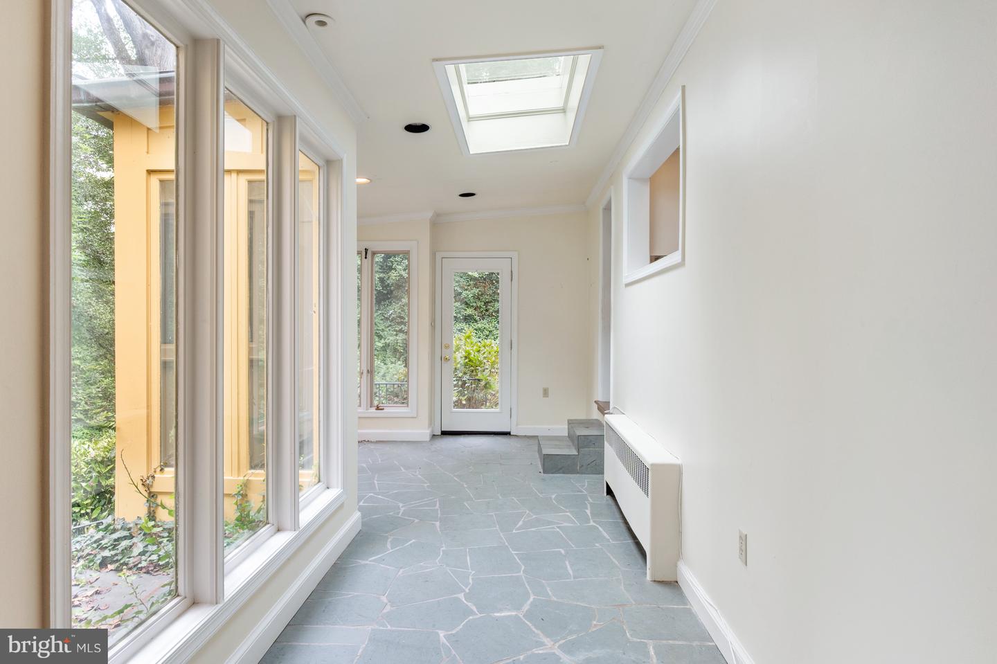 824 ARCTURUS ON THE POTOMAC, ALEXANDRIA, Virginia 22308, 2 Bedrooms Bedrooms, 14 Rooms Rooms,3 BathroomsBathrooms,Residential,For sale,824 ARCTURUS ON THE POTOMAC,VAFX2266282 MLS # VAFX2266282
