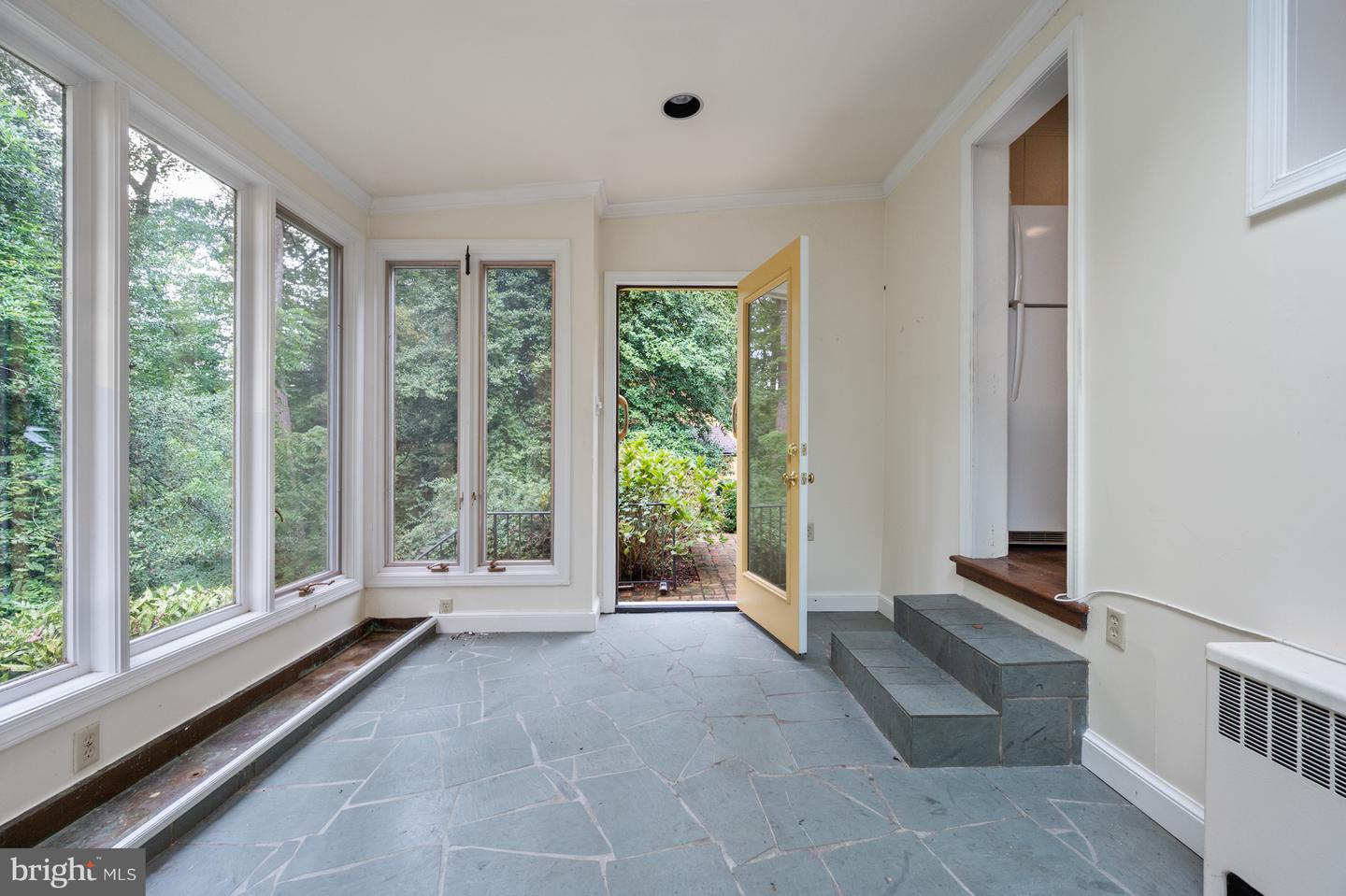 824 ARCTURUS ON THE POTOMAC, ALEXANDRIA, Virginia 22308, 2 Bedrooms Bedrooms, 14 Rooms Rooms,3 BathroomsBathrooms,Residential,For sale,824 ARCTURUS ON THE POTOMAC,VAFX2266282 MLS # VAFX2266282