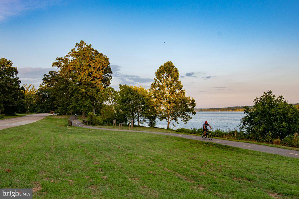 824 ARCTURUS ON THE POTOMAC, ALEXANDRIA, Virginia 22308, 2 Bedrooms Bedrooms, 14 Rooms Rooms,3 BathroomsBathrooms,Residential,For sale,824 ARCTURUS ON THE POTOMAC,VAFX2266282 MLS # VAFX2266282