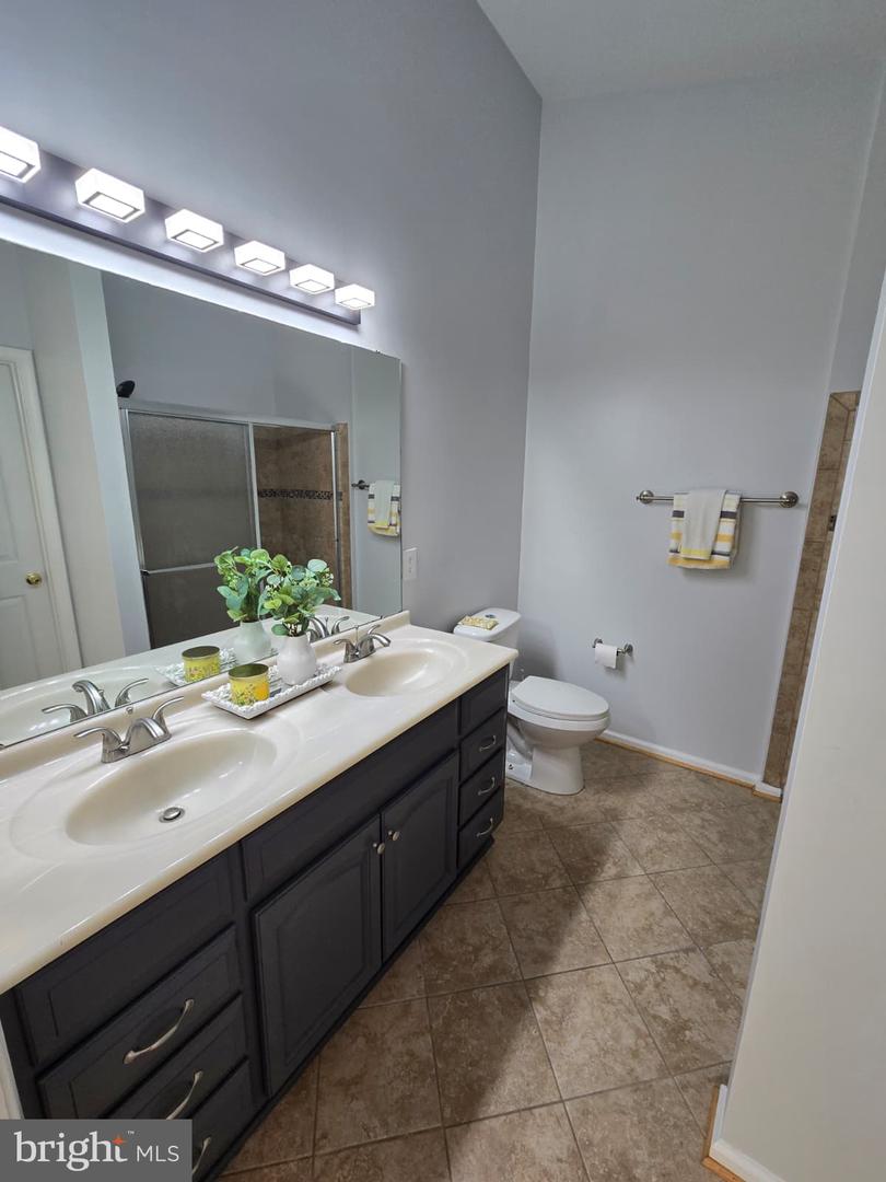 25415 MORSE DR, CHANTILLY, Virginia 20152, 3 Bedrooms Bedrooms, ,3 BathroomsBathrooms,Residential,For sale,25415 MORSE DR,VALO2106560 MLS # VALO2106560