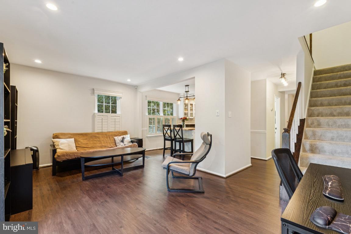 5715 LAWSONS HILL CT, ALEXANDRIA, Virginia 22310, 3 Bedrooms Bedrooms, ,2 BathroomsBathrooms,Residential,For sale,5715 LAWSONS HILL CT,VAFX2268336 MLS # VAFX2268336