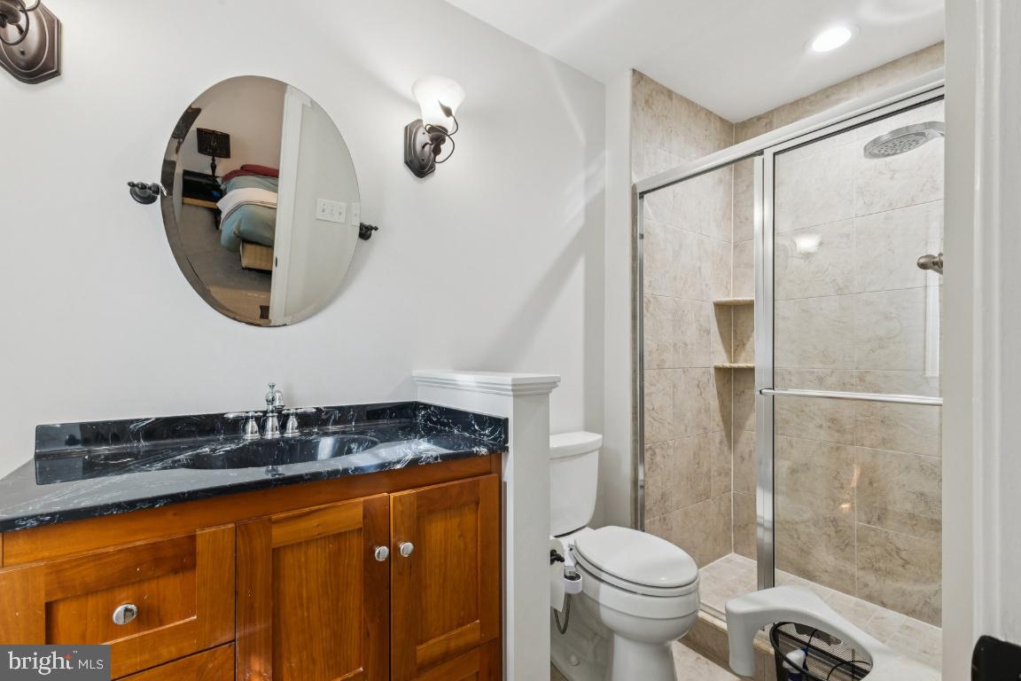 5715 LAWSONS HILL CT, ALEXANDRIA, Virginia 22310, 3 Bedrooms Bedrooms, ,2 BathroomsBathrooms,Residential,For sale,5715 LAWSONS HILL CT,VAFX2268336 MLS # VAFX2268336