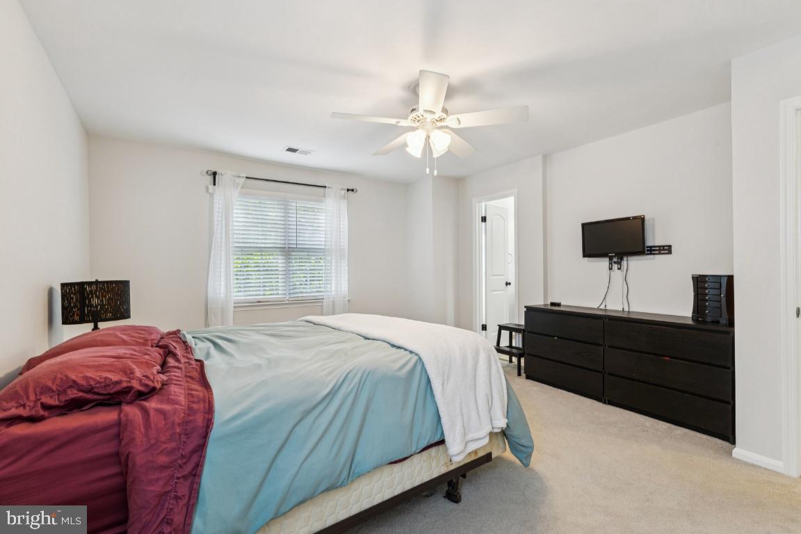 5715 LAWSONS HILL CT, ALEXANDRIA, Virginia 22310, 3 Bedrooms Bedrooms, ,2 BathroomsBathrooms,Residential,For sale,5715 LAWSONS HILL CT,VAFX2268336 MLS # VAFX2268336