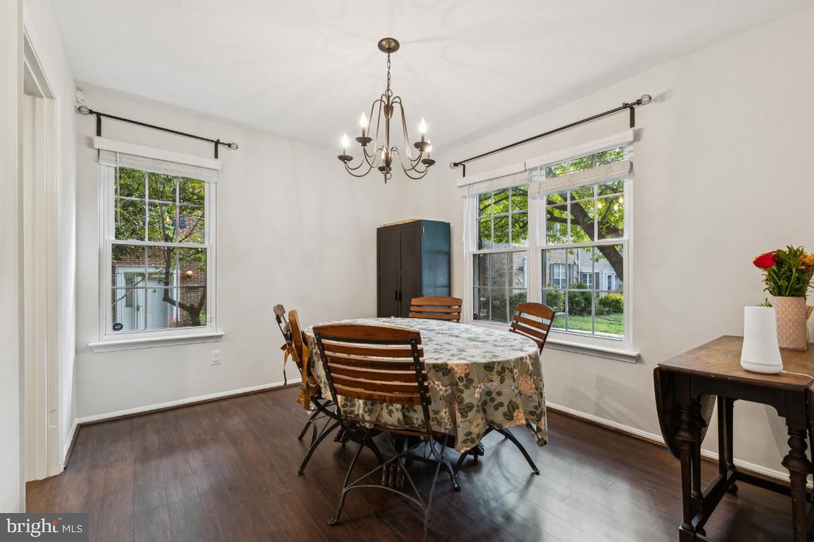 5715 LAWSONS HILL CT, ALEXANDRIA, Virginia 22310, 3 Bedrooms Bedrooms, ,2 BathroomsBathrooms,Residential,For sale,5715 LAWSONS HILL CT,VAFX2268336 MLS # VAFX2268336
