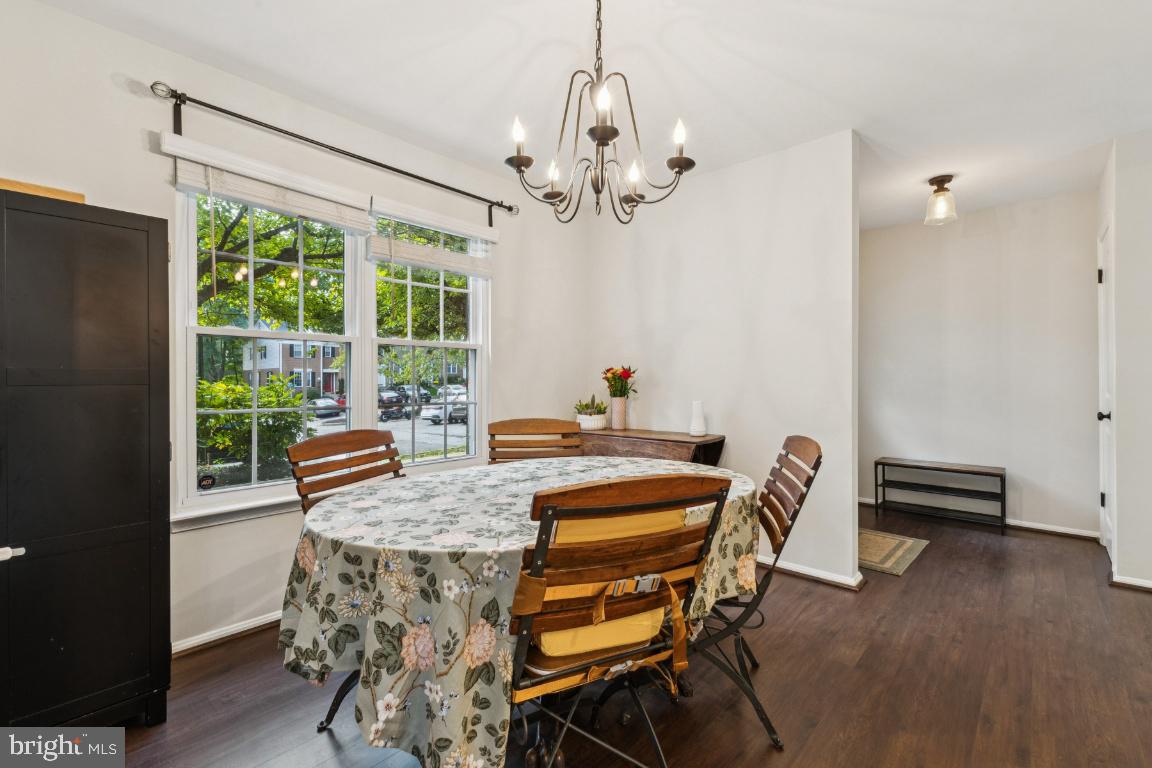 5715 LAWSONS HILL CT, ALEXANDRIA, Virginia 22310, 3 Bedrooms Bedrooms, ,2 BathroomsBathrooms,Residential,For sale,5715 LAWSONS HILL CT,VAFX2268336 MLS # VAFX2268336