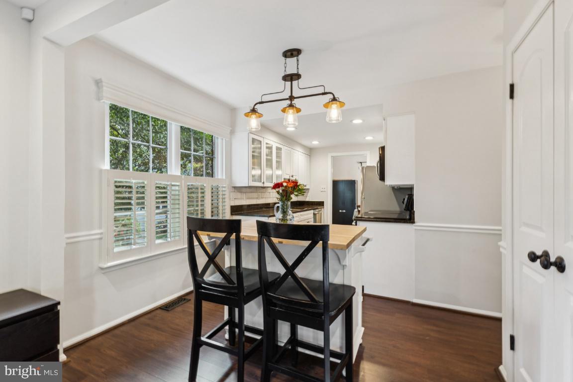5715 LAWSONS HILL CT, ALEXANDRIA, Virginia 22310, 3 Bedrooms Bedrooms, ,2 BathroomsBathrooms,Residential,For sale,5715 LAWSONS HILL CT,VAFX2268336 MLS # VAFX2268336