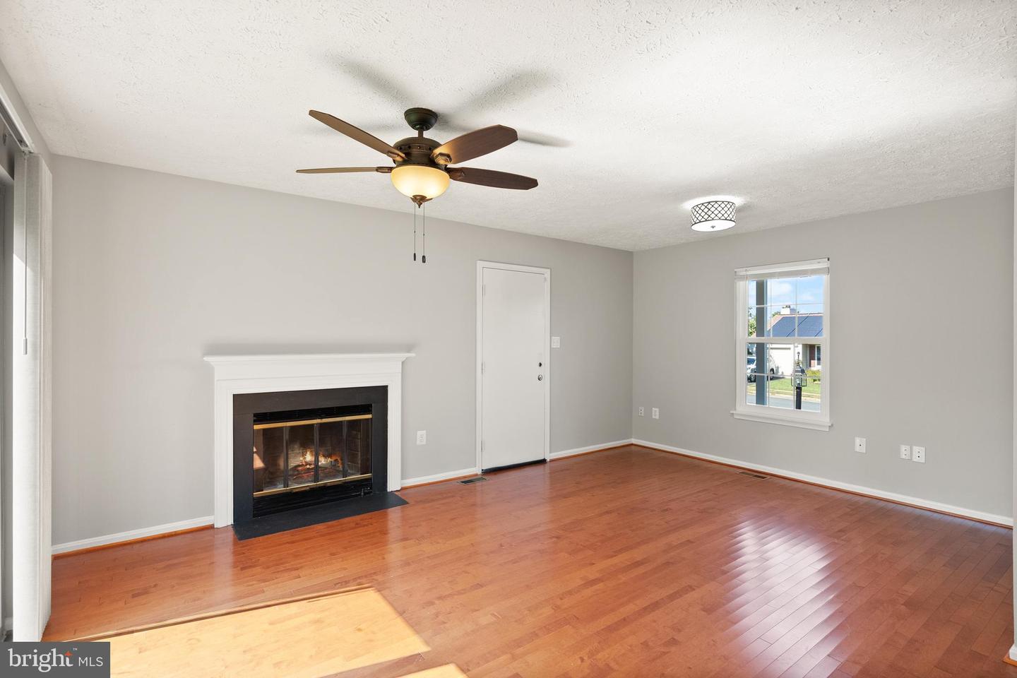 13305 HOLLINGER AVE, FAIRFAX, Virginia 22033, 3 Bedrooms Bedrooms, ,2 BathroomsBathrooms,Residential,For sale,13305 HOLLINGER AVE,VAFX2268066 MLS # VAFX2268066