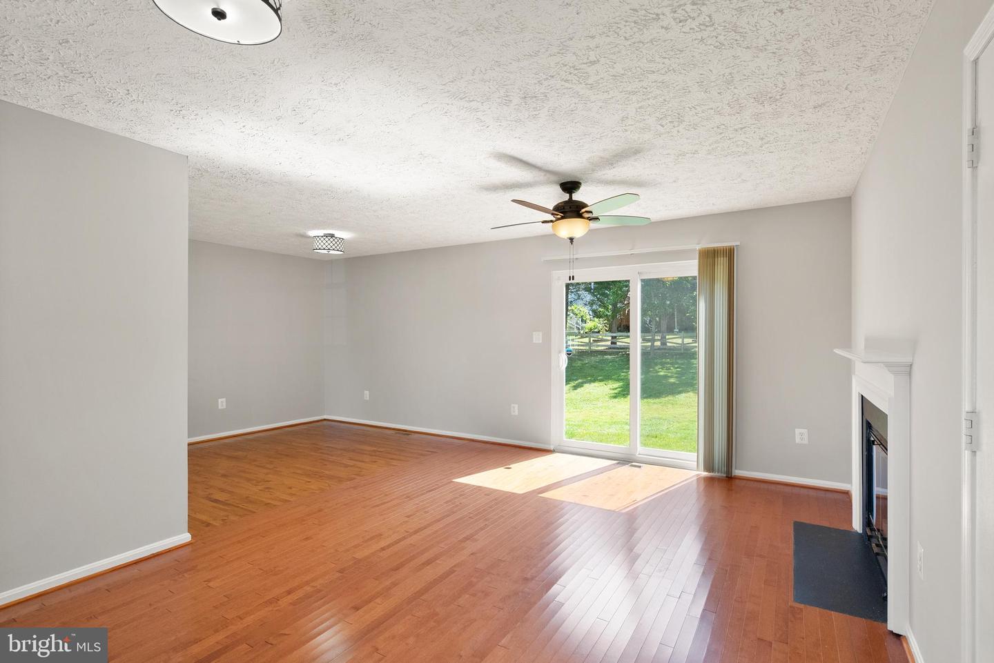 13305 HOLLINGER AVE, FAIRFAX, Virginia 22033, 3 Bedrooms Bedrooms, ,2 BathroomsBathrooms,Residential,For sale,13305 HOLLINGER AVE,VAFX2268066 MLS # VAFX2268066