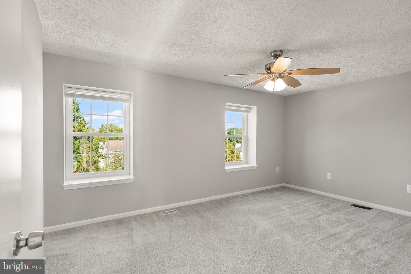 13305 HOLLINGER AVE, FAIRFAX, Virginia 22033, 3 Bedrooms Bedrooms, ,2 BathroomsBathrooms,Residential,For sale,13305 HOLLINGER AVE,VAFX2268066 MLS # VAFX2268066