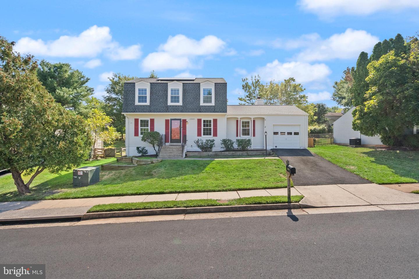 13305 HOLLINGER AVE, FAIRFAX, Virginia 22033, 3 Bedrooms Bedrooms, ,2 BathroomsBathrooms,Residential,For sale,13305 HOLLINGER AVE,VAFX2268066 MLS # VAFX2268066