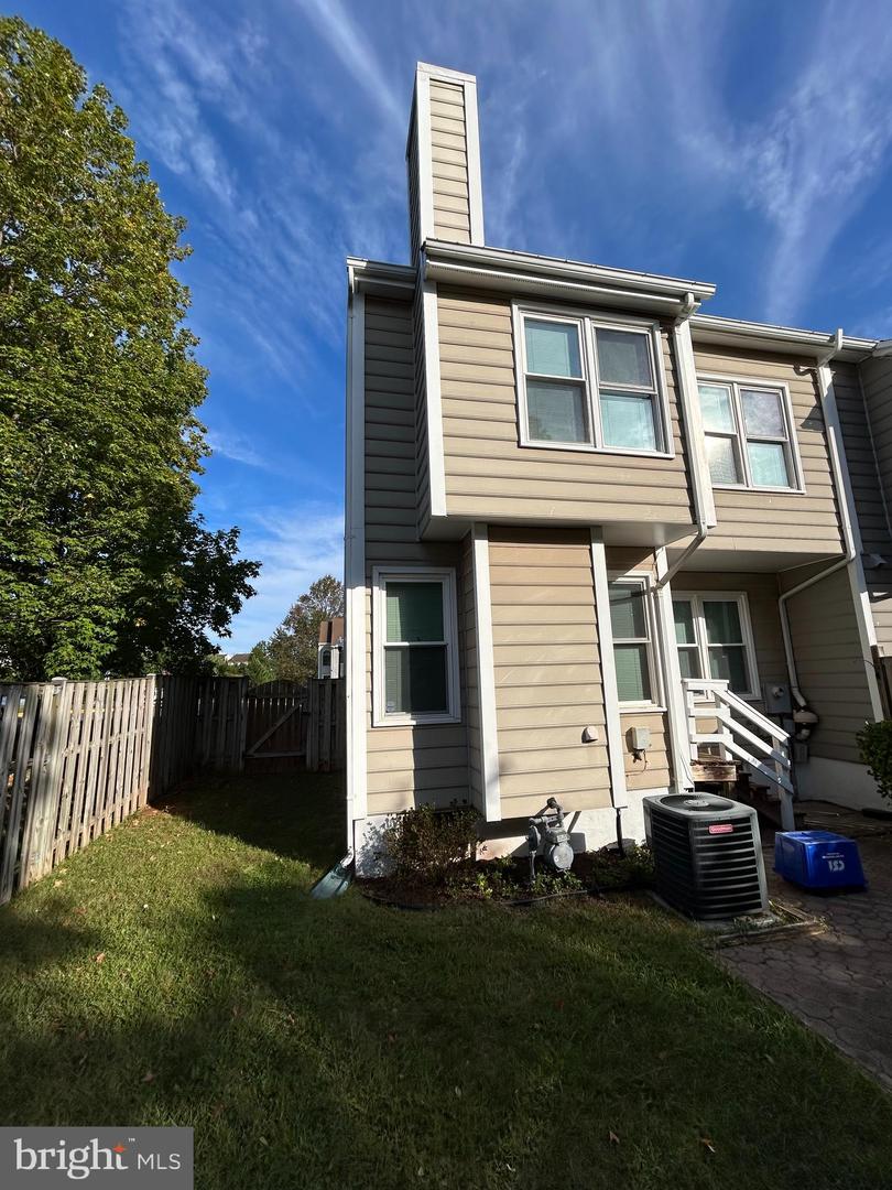 21865 BROADLEAF SQ, STERLING, Virginia 20164, 3 Bedrooms Bedrooms, 7 Rooms Rooms,3 BathroomsBathrooms,Residential,For sale,21865 BROADLEAF SQ,VALO2107240 MLS # VALO2107240