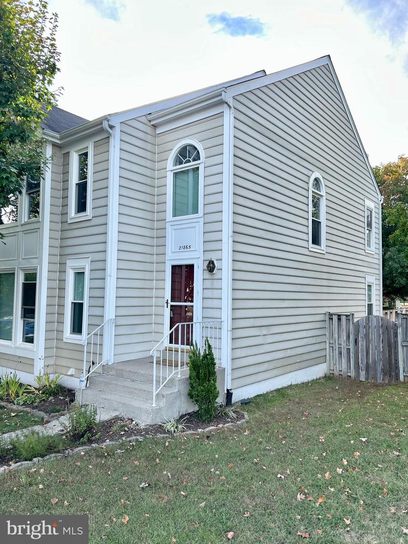 21865 BROADLEAF SQ, STERLING, Virginia 20164, 3 Bedrooms Bedrooms, 7 Rooms Rooms,3 BathroomsBathrooms,Residential,For sale,21865 BROADLEAF SQ,VALO2107240 MLS # VALO2107240
