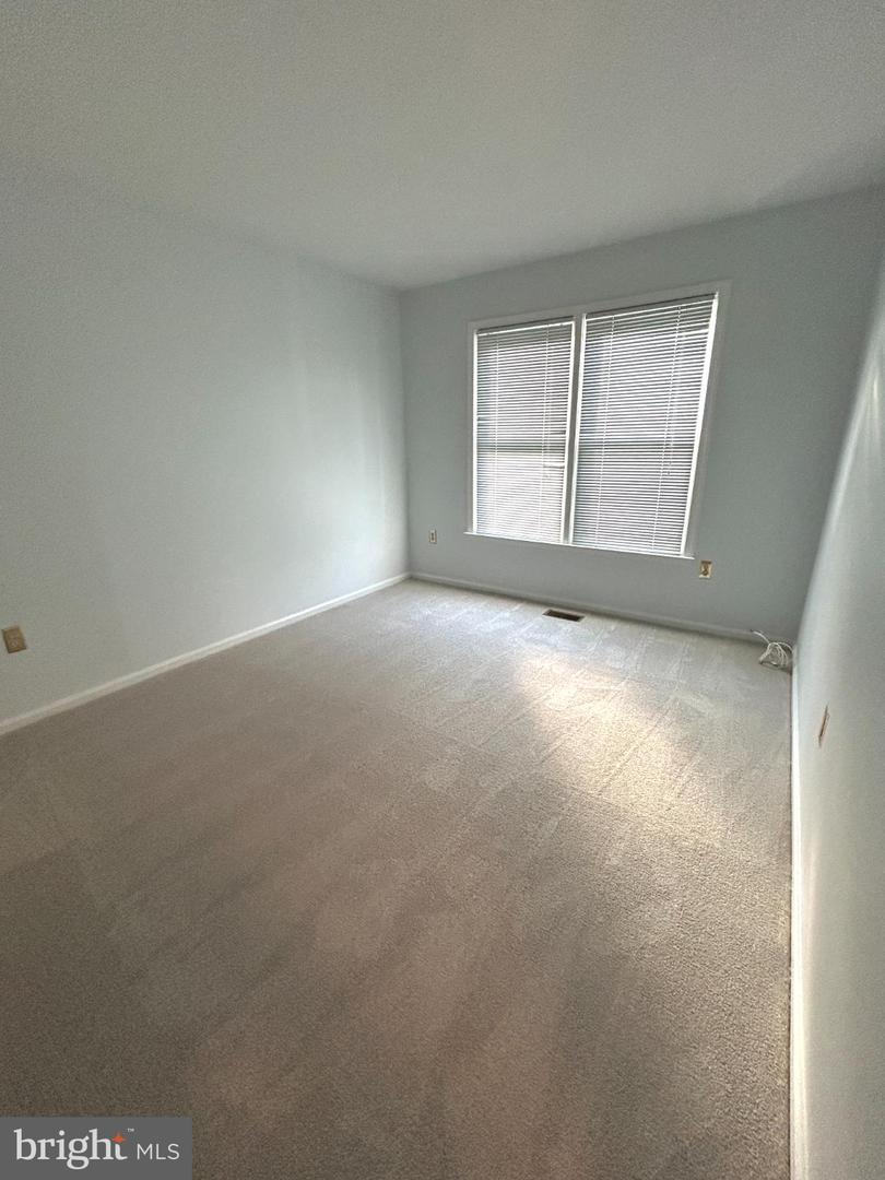 21865 BROADLEAF SQ, STERLING, Virginia 20164, 3 Bedrooms Bedrooms, 7 Rooms Rooms,3 BathroomsBathrooms,Residential,For sale,21865 BROADLEAF SQ,VALO2107240 MLS # VALO2107240