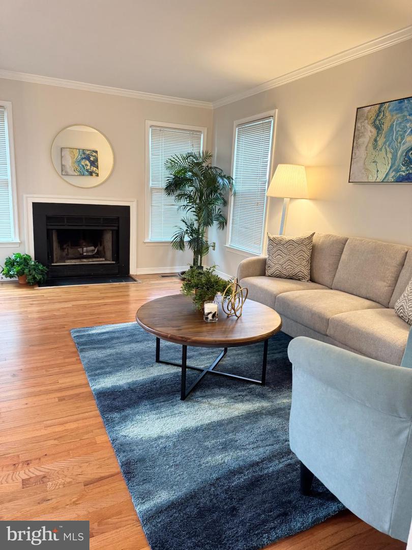 21865 BROADLEAF SQ, STERLING, Virginia 20164, 3 Bedrooms Bedrooms, 7 Rooms Rooms,3 BathroomsBathrooms,Residential,For sale,21865 BROADLEAF SQ,VALO2107240 MLS # VALO2107240