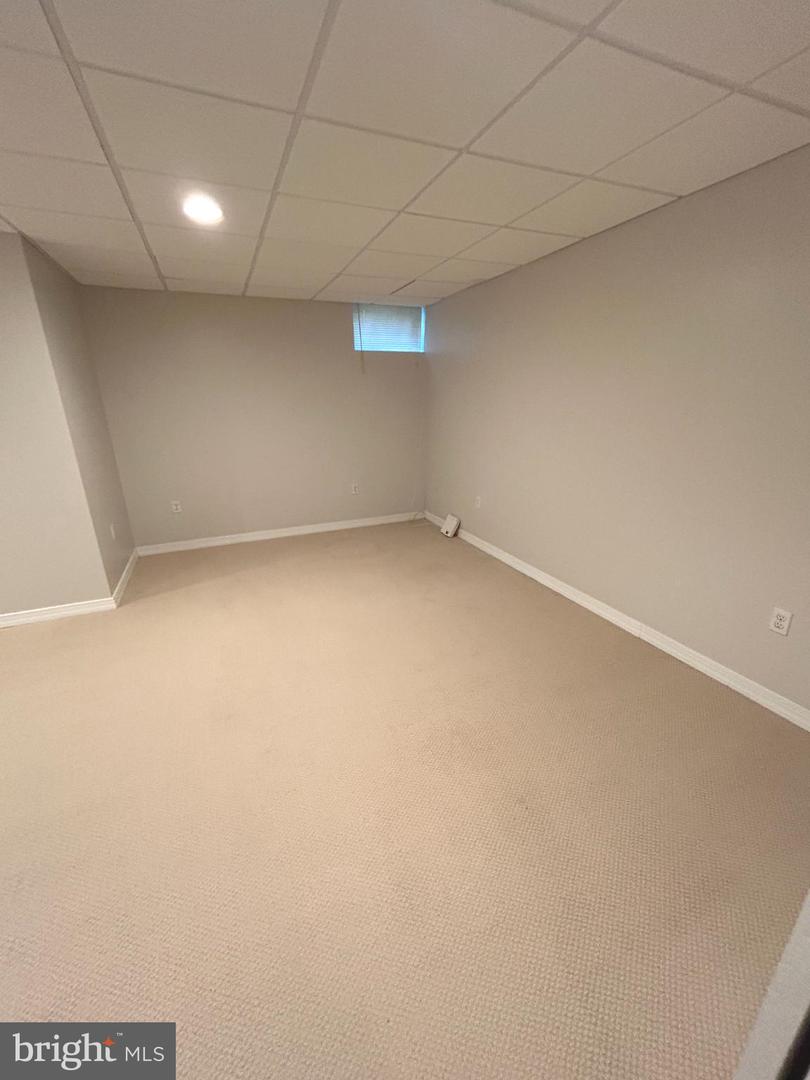 21865 BROADLEAF SQ, STERLING, Virginia 20164, 3 Bedrooms Bedrooms, 7 Rooms Rooms,3 BathroomsBathrooms,Residential,For sale,21865 BROADLEAF SQ,VALO2107240 MLS # VALO2107240