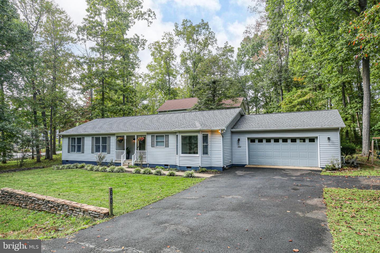 101 MONTICELLO CIR, LOCUST GROVE, Virginia 22508, 3 Bedrooms Bedrooms, 10 Rooms Rooms,2 BathroomsBathrooms,Residential,For sale,101 MONTICELLO CIR,VAOR2012372 MLS # VAOR2012372