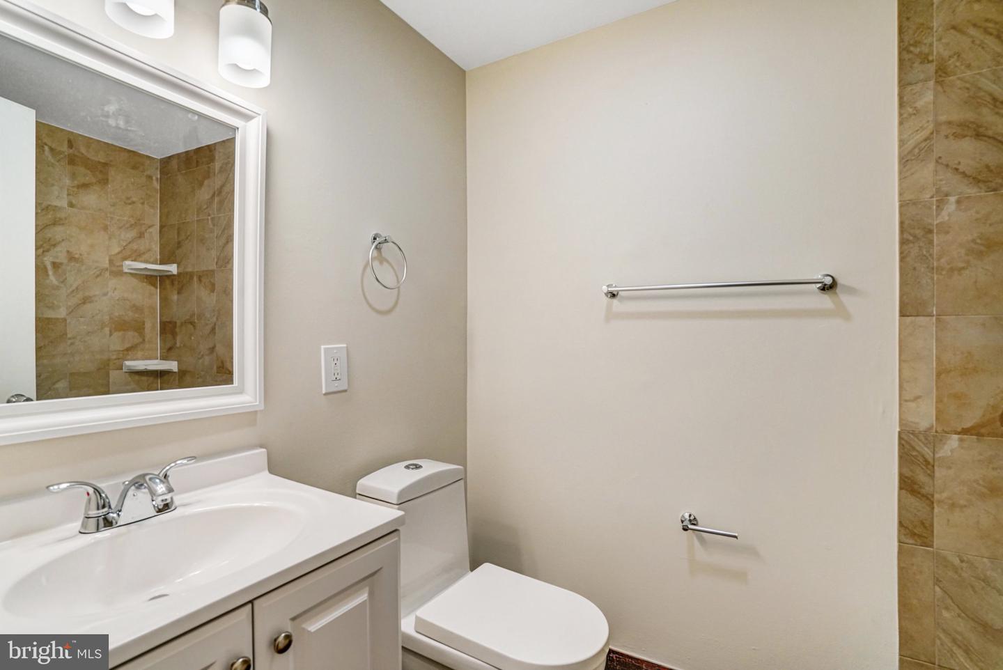 3245 RIO DR #108, FALLS CHURCH, Virginia 22041, 2 Bedrooms Bedrooms, ,2 BathroomsBathrooms,Residential,For sale,3245 RIO DR #108,VAFX2268424 MLS # VAFX2268424