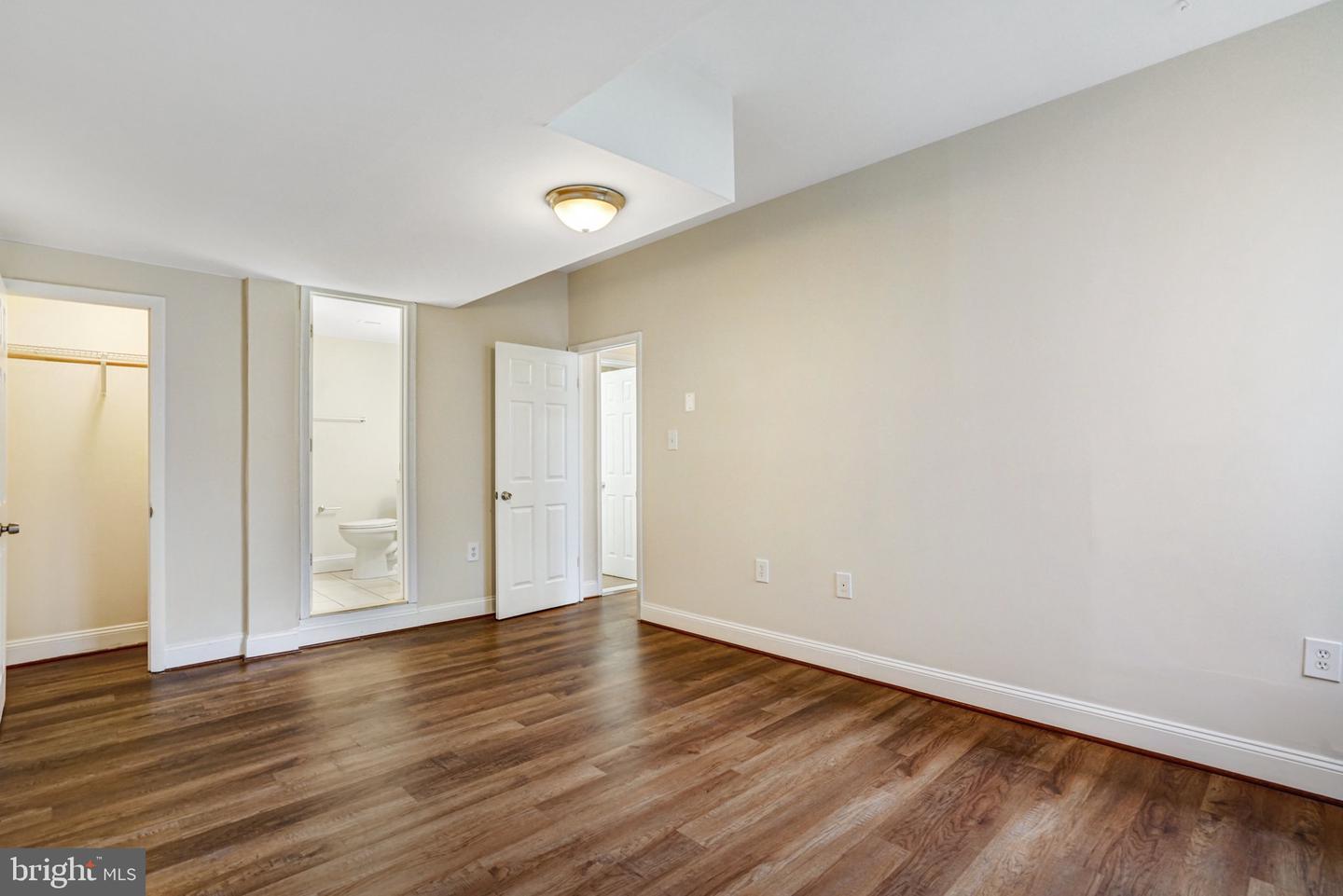 3245 RIO DR #108, FALLS CHURCH, Virginia 22041, 2 Bedrooms Bedrooms, ,2 BathroomsBathrooms,Residential,For sale,3245 RIO DR #108,VAFX2268424 MLS # VAFX2268424