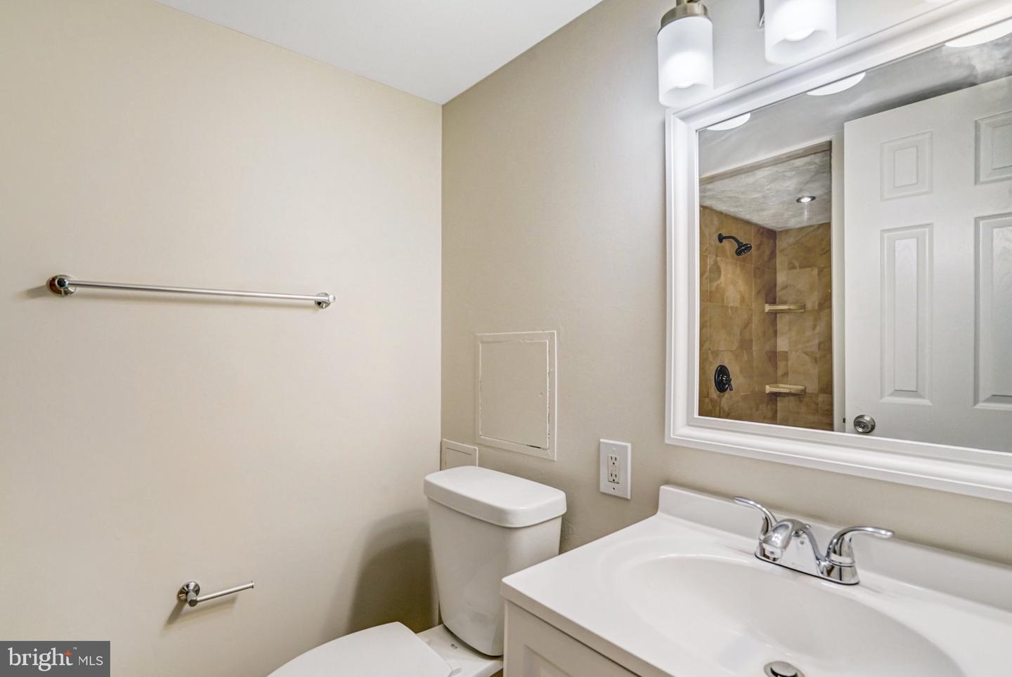 3245 RIO DR #108, FALLS CHURCH, Virginia 22041, 2 Bedrooms Bedrooms, ,2 BathroomsBathrooms,Residential,For sale,3245 RIO DR #108,VAFX2268424 MLS # VAFX2268424