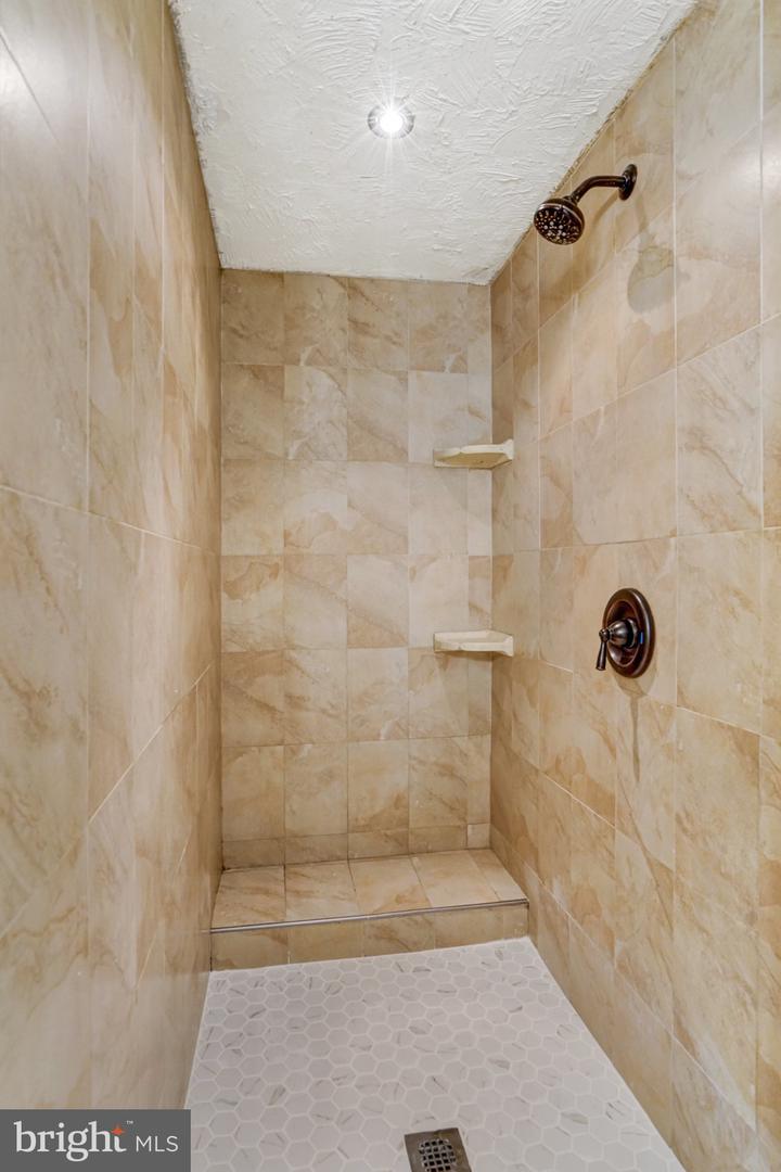 3245 RIO DR #108, FALLS CHURCH, Virginia 22041, 2 Bedrooms Bedrooms, ,2 BathroomsBathrooms,Residential,For sale,3245 RIO DR #108,VAFX2268424 MLS # VAFX2268424