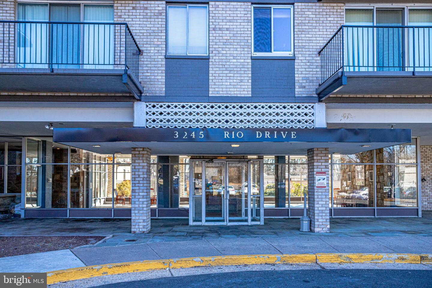 3245 RIO DR #108, FALLS CHURCH, Virginia 22041, 2 Bedrooms Bedrooms, ,2 BathroomsBathrooms,Residential,For sale,3245 RIO DR #108,VAFX2268424 MLS # VAFX2268424