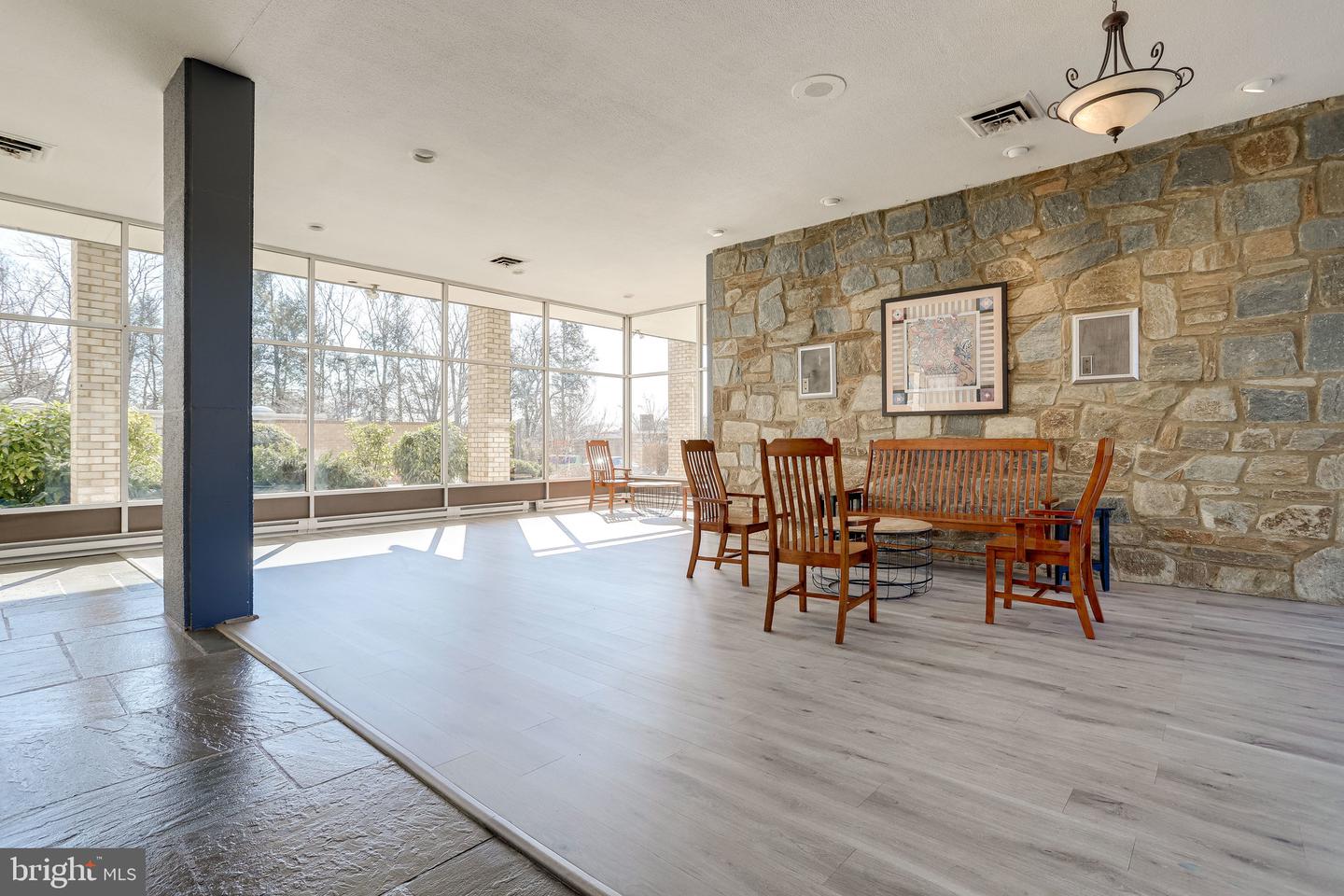 3245 RIO DR #108, FALLS CHURCH, Virginia 22041, 2 Bedrooms Bedrooms, ,2 BathroomsBathrooms,Residential,For sale,3245 RIO DR #108,VAFX2268424 MLS # VAFX2268424