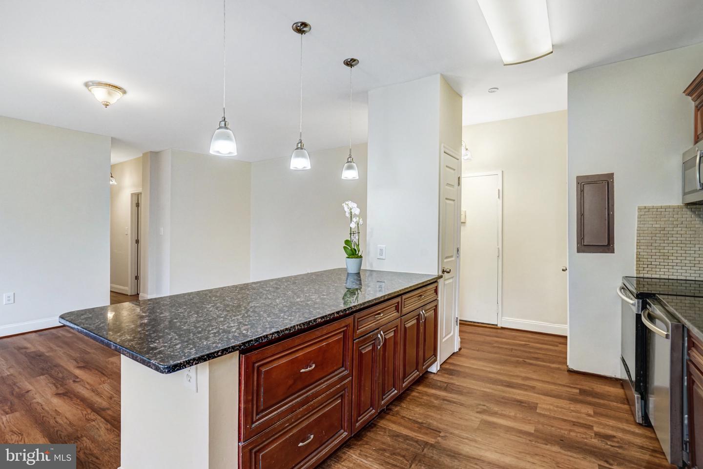 3245 RIO DR #108, FALLS CHURCH, Virginia 22041, 2 Bedrooms Bedrooms, ,2 BathroomsBathrooms,Residential,For sale,3245 RIO DR #108,VAFX2268424 MLS # VAFX2268424