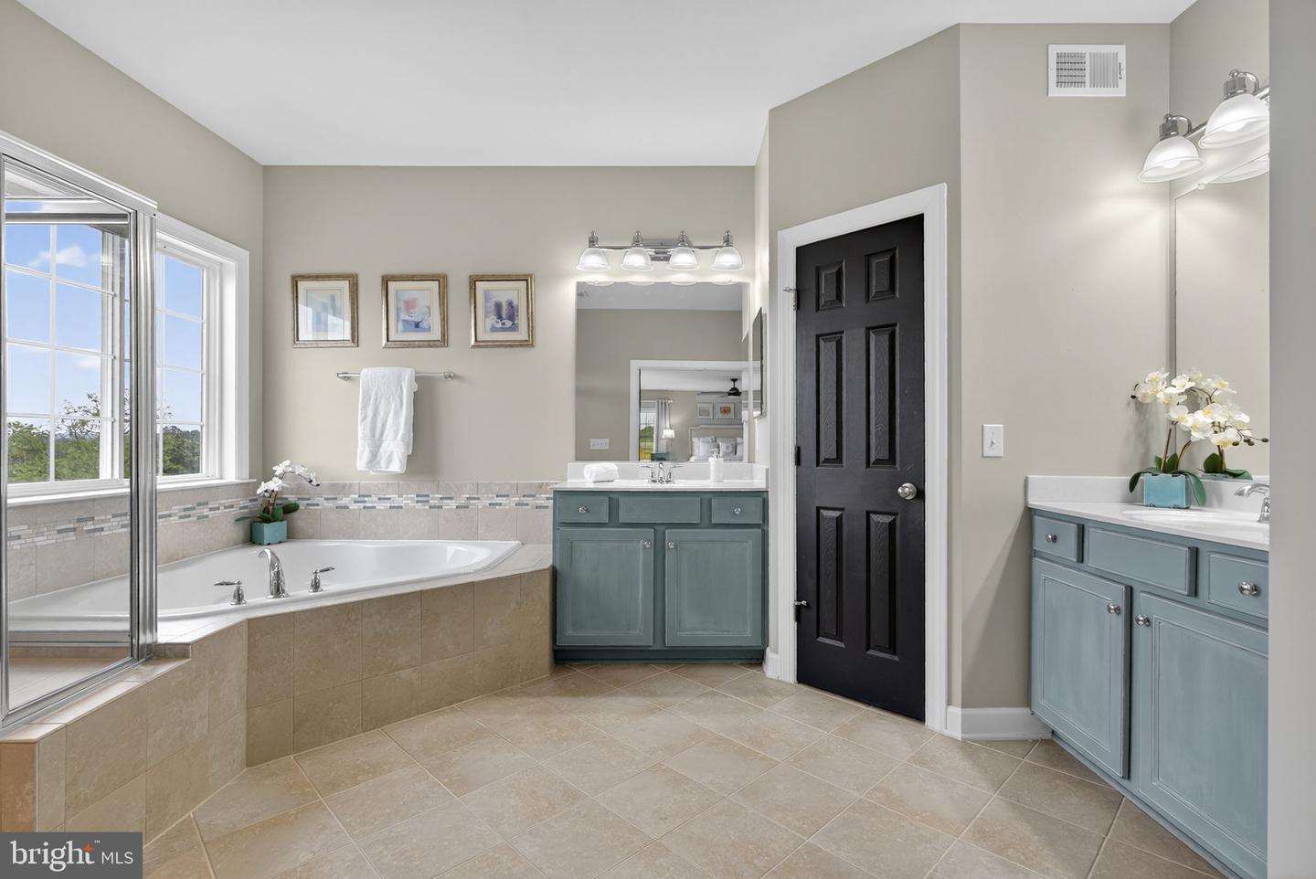 15124 OMEGA CT, WATERFORD, Virginia 20197, 5 Bedrooms Bedrooms, ,4 BathroomsBathrooms,Residential,For sale,15124 OMEGA CT,VALO2107468 MLS # VALO2107468