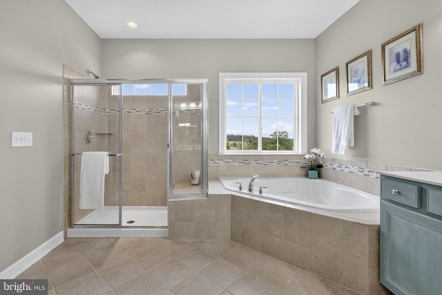 15124 OMEGA CT, WATERFORD, Virginia 20197, 5 Bedrooms Bedrooms, ,4 BathroomsBathrooms,Residential,For sale,15124 OMEGA CT,VALO2107468 MLS # VALO2107468