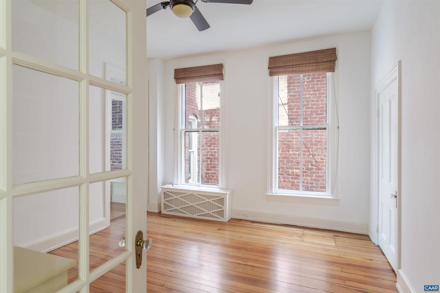 17 N WASHINGTON ST, STAUNTON, Virginia 24401, 3 Bedrooms Bedrooms, ,2 BathroomsBathrooms,Residential,For sale,17 N WASHINGTON ST,669294 MLS # 669294