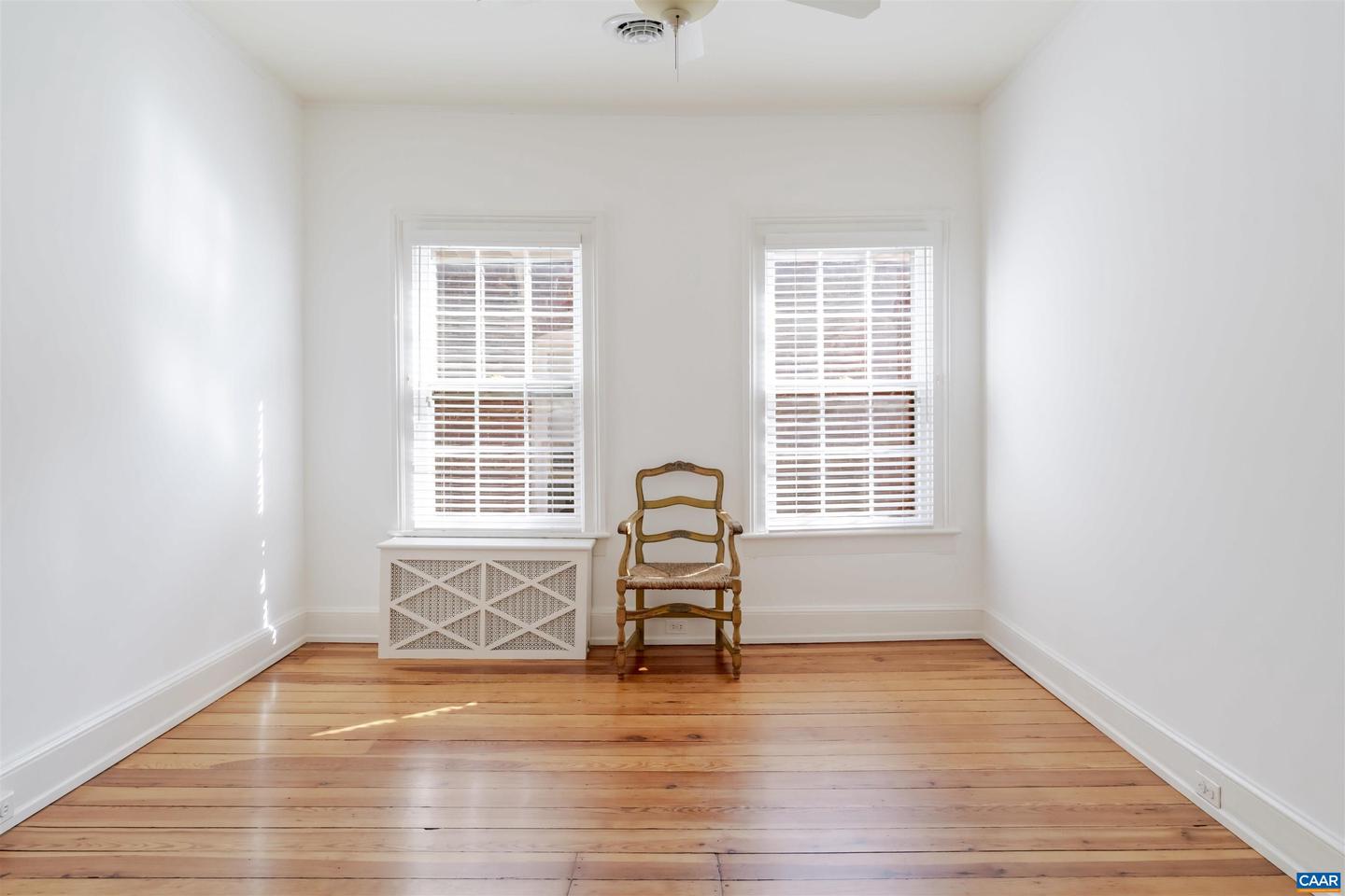 17 N WASHINGTON ST, STAUNTON, Virginia 24401, 3 Bedrooms Bedrooms, ,2 BathroomsBathrooms,Residential,For sale,17 N WASHINGTON ST,669294 MLS # 669294