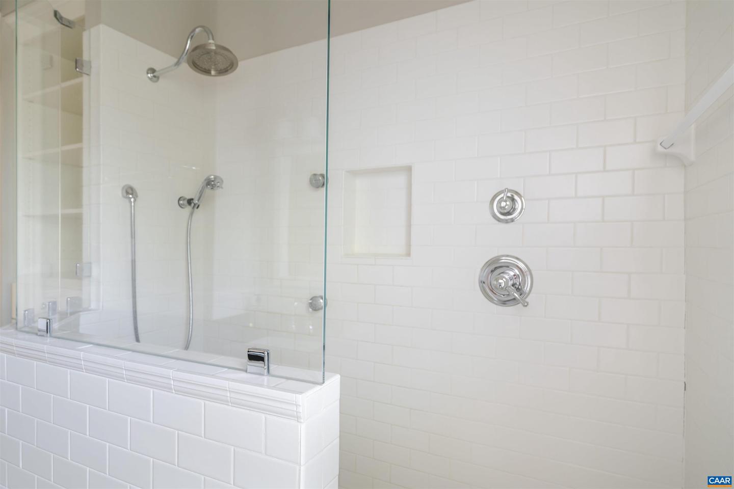 17 N WASHINGTON ST, STAUNTON, Virginia 24401, 3 Bedrooms Bedrooms, ,2 BathroomsBathrooms,Residential,For sale,17 N WASHINGTON ST,669294 MLS # 669294