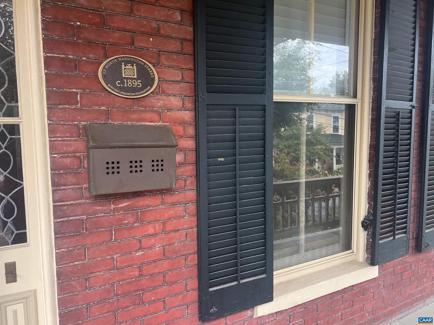 17 N WASHINGTON ST, STAUNTON, Virginia 24401, 3 Bedrooms Bedrooms, ,2 BathroomsBathrooms,Residential,For sale,17 N WASHINGTON ST,669294 MLS # 669294