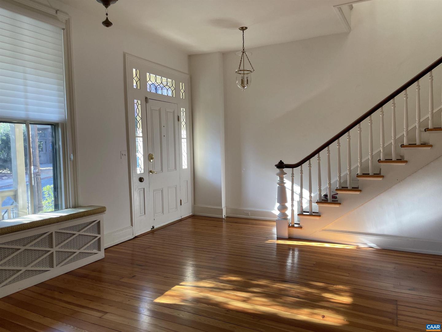 17 N WASHINGTON ST, STAUNTON, Virginia 24401, 3 Bedrooms Bedrooms, ,2 BathroomsBathrooms,Residential,For sale,17 N WASHINGTON ST,669294 MLS # 669294