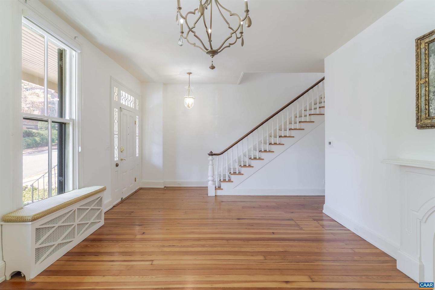 17 N WASHINGTON ST, STAUNTON, Virginia 24401, 3 Bedrooms Bedrooms, ,2 BathroomsBathrooms,Residential,For sale,17 N WASHINGTON ST,669294 MLS # 669294
