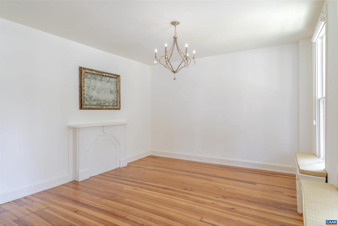17 N WASHINGTON ST, STAUNTON, Virginia 24401, 3 Bedrooms Bedrooms, ,2 BathroomsBathrooms,Residential,For sale,17 N WASHINGTON ST,669294 MLS # 669294