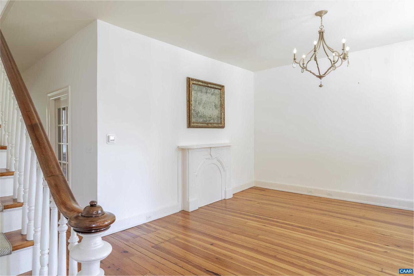 17 N WASHINGTON ST, STAUNTON, Virginia 24401, 3 Bedrooms Bedrooms, ,2 BathroomsBathrooms,Residential,For sale,17 N WASHINGTON ST,669294 MLS # 669294