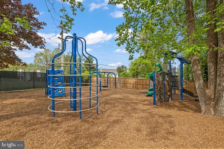 16191 SHEFFIELD DR, DUMFRIES, Virginia 22025, 4 Bedrooms Bedrooms, ,2 BathroomsBathrooms,Residential,For sale,16191 SHEFFIELD DR,VAPW2104642 MLS # VAPW2104642